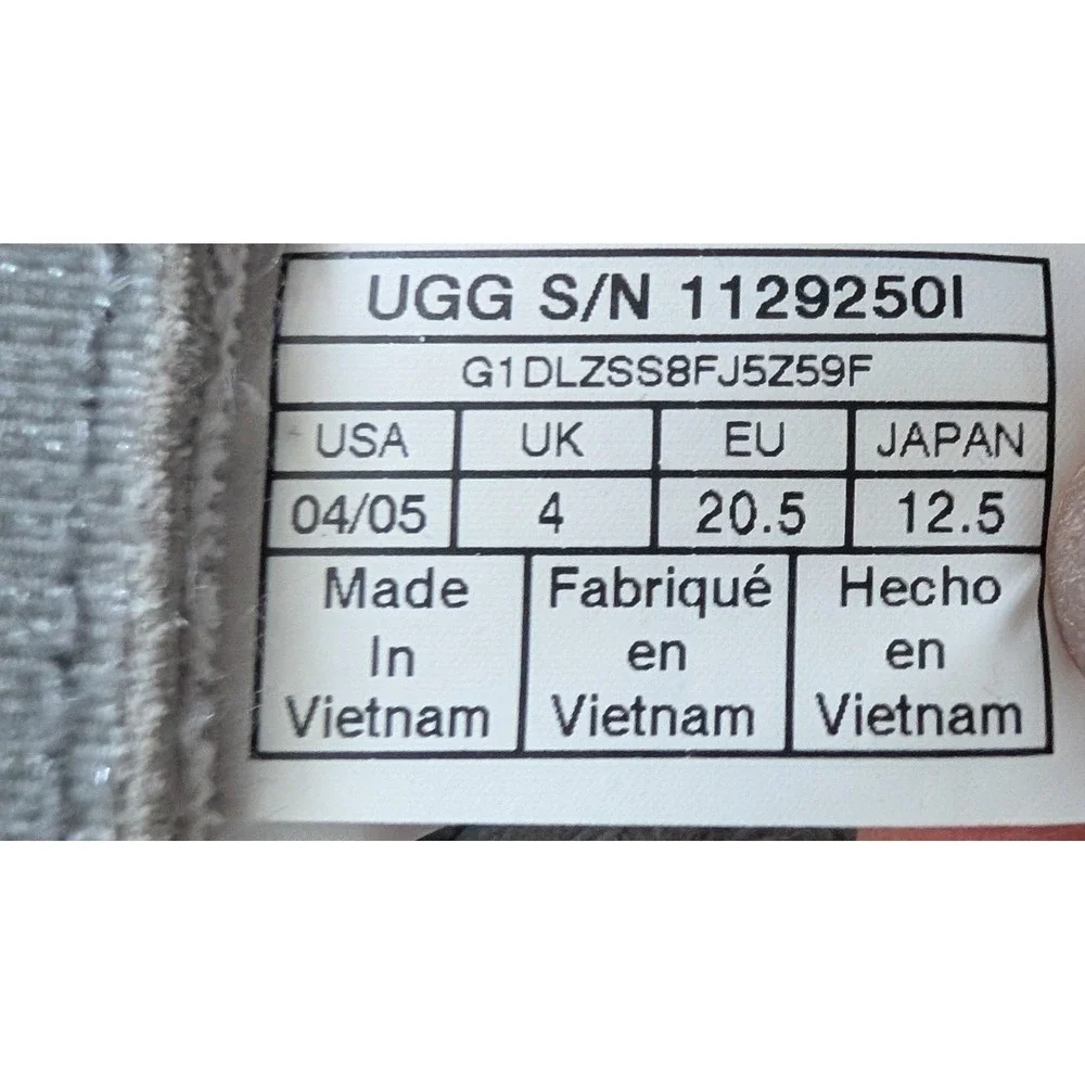 UGG wrap little